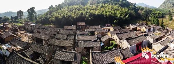 DƬ